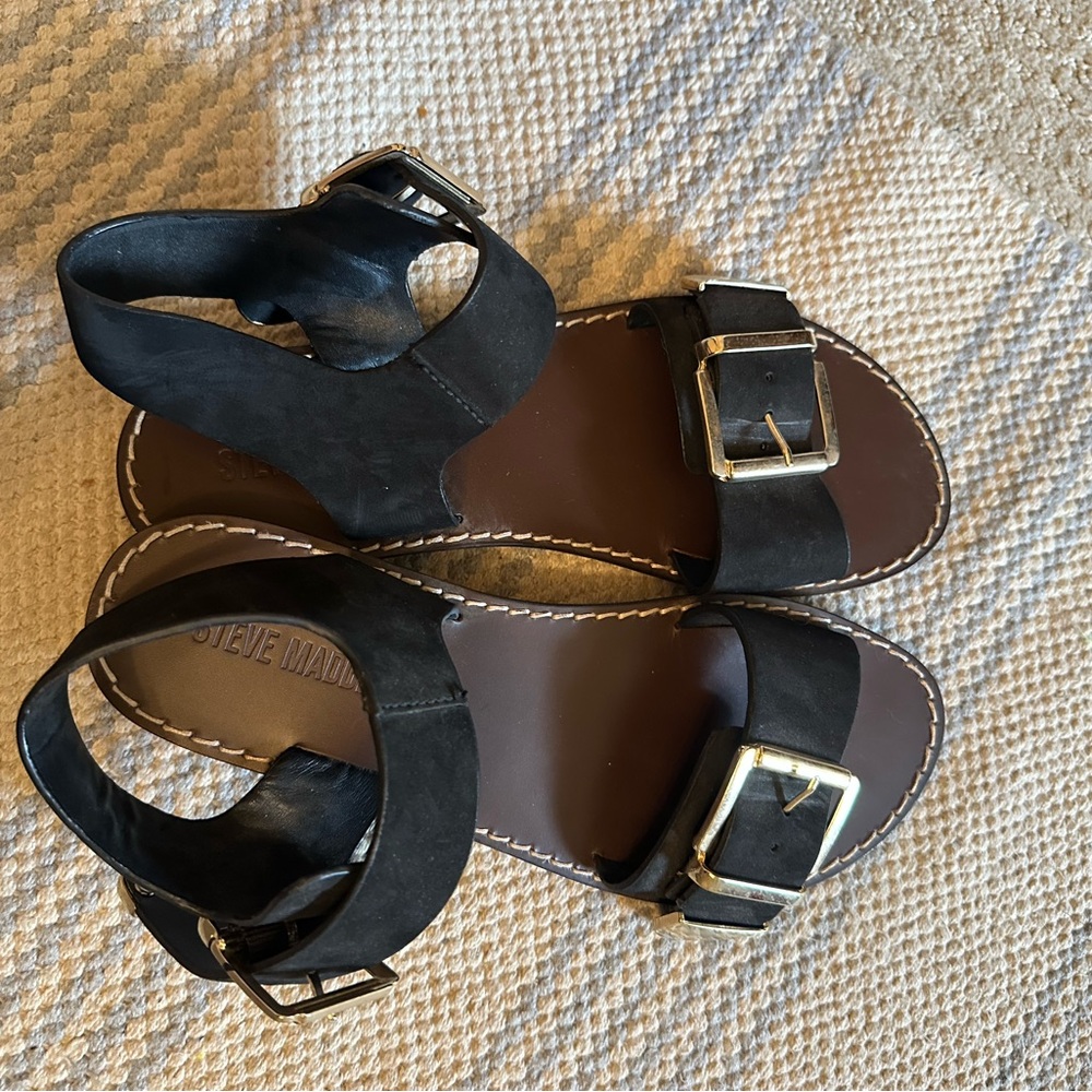 Steve Madden Black Buckle Sandals